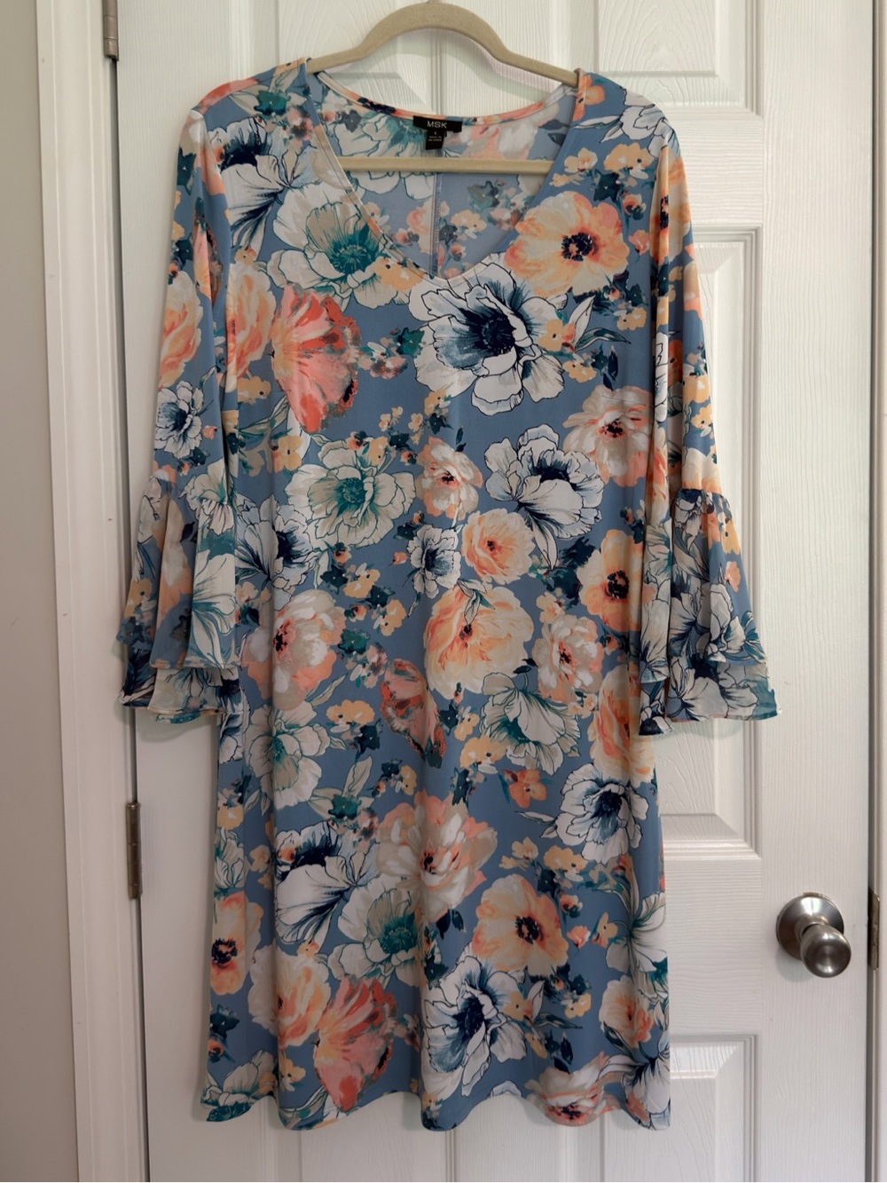 MSK Women's Blue Peach White Floral V-Neck Shift Knee Dress 3/4 Bell Sleeve L